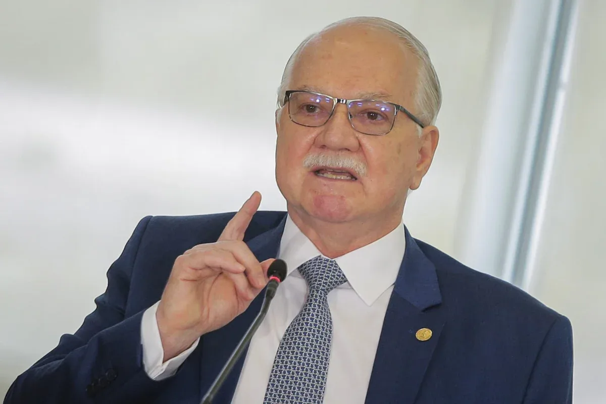 Fachin rejeita pedido de Moraes e agenda análise sobre Mendonça no STF