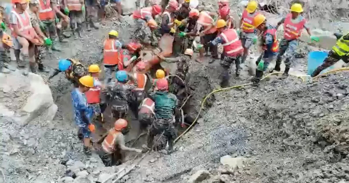 Resgates no Nepal ocorrem dez dias após enchentes que deixaram 1.362 mortos