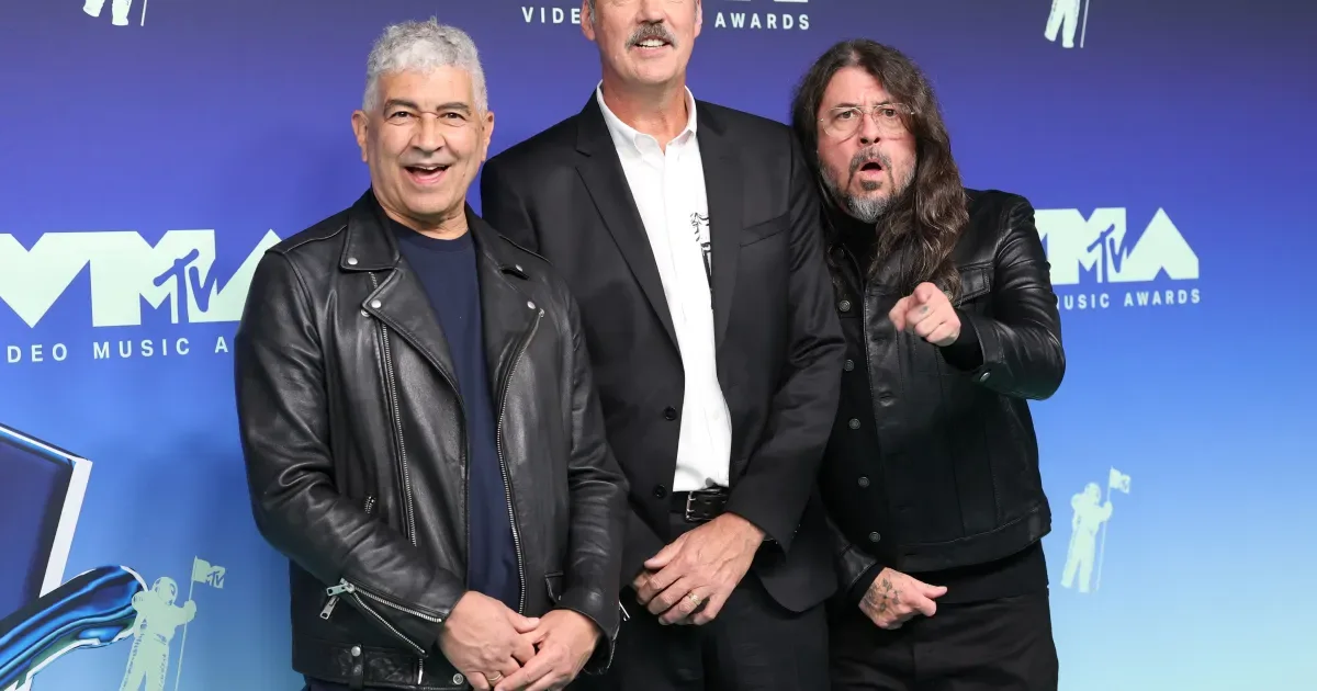 Nirvana recebe homenagem no VMA 2026 com presença de Grohl, Novoselic e Smear