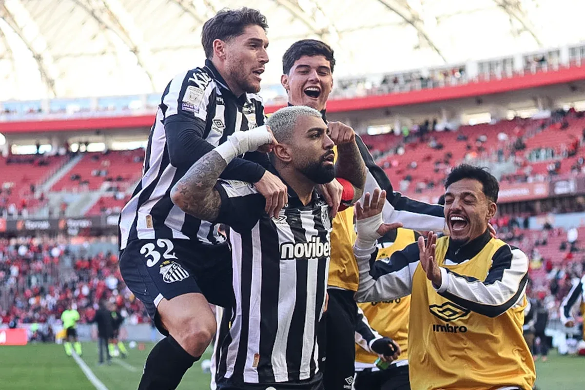 Santos derrota o Internacional e abre sete pontos para o Z4