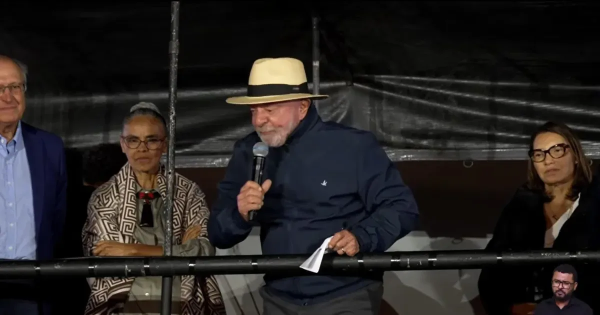 Lula troca nome de Janja pelo de Marisa durante comício em Guarulhos