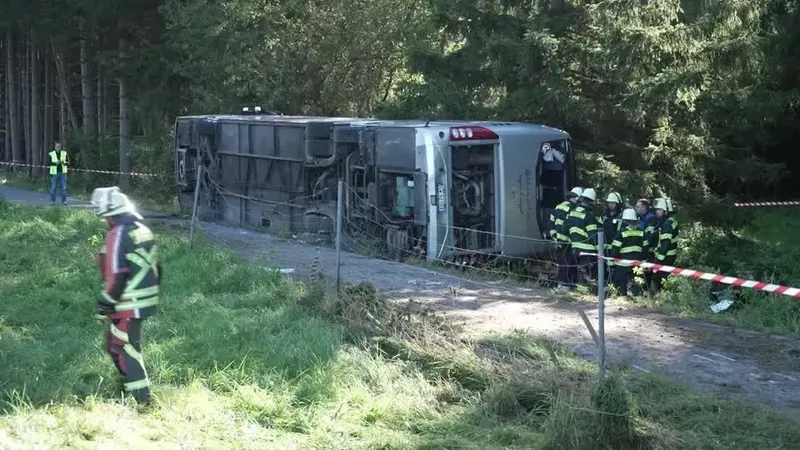 Acidente com ônibus de turistas filipinos deixa dois mortos na Alemanha