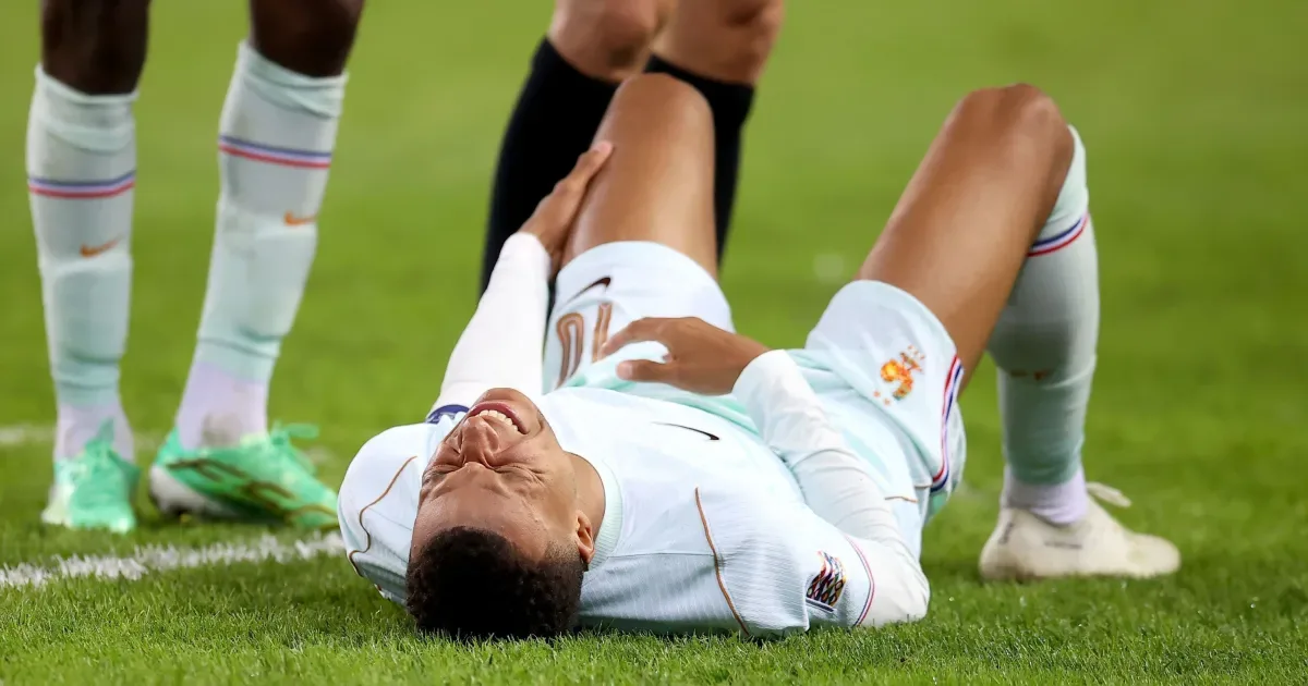 Mbappé deixa seleção francesa após lesão no tendão do joelho