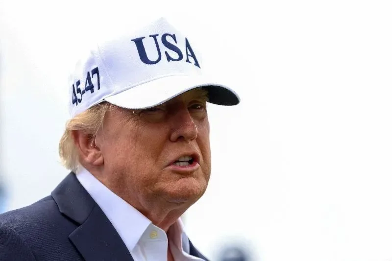 Trump chama disputa pelas Malvinas de possível desastre durante visita à Irlanda