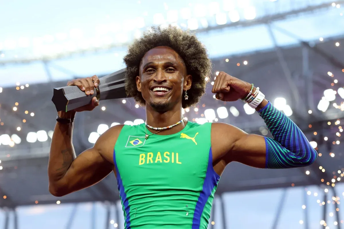 Piu mantém temporada invicta com ouro no Mundial Ultimate