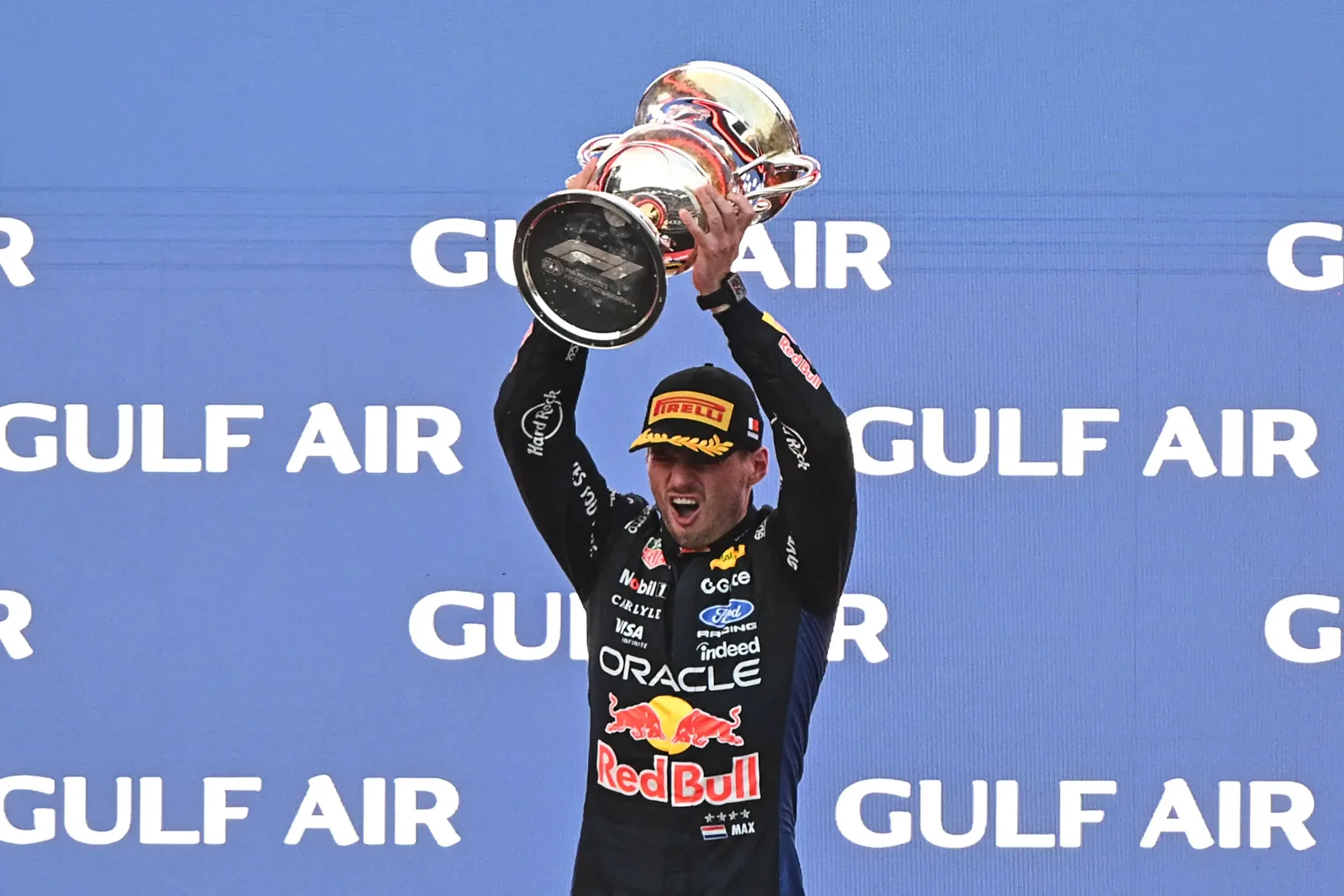 Verstappen vence em Sepang, e Antonelli amplia vantagem na Fórmula 1