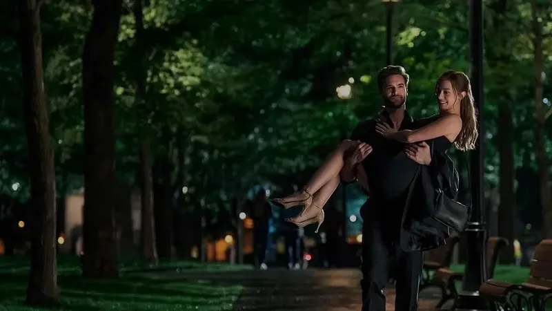 O que muda entre o livro e o filme A Hipótese do Amor