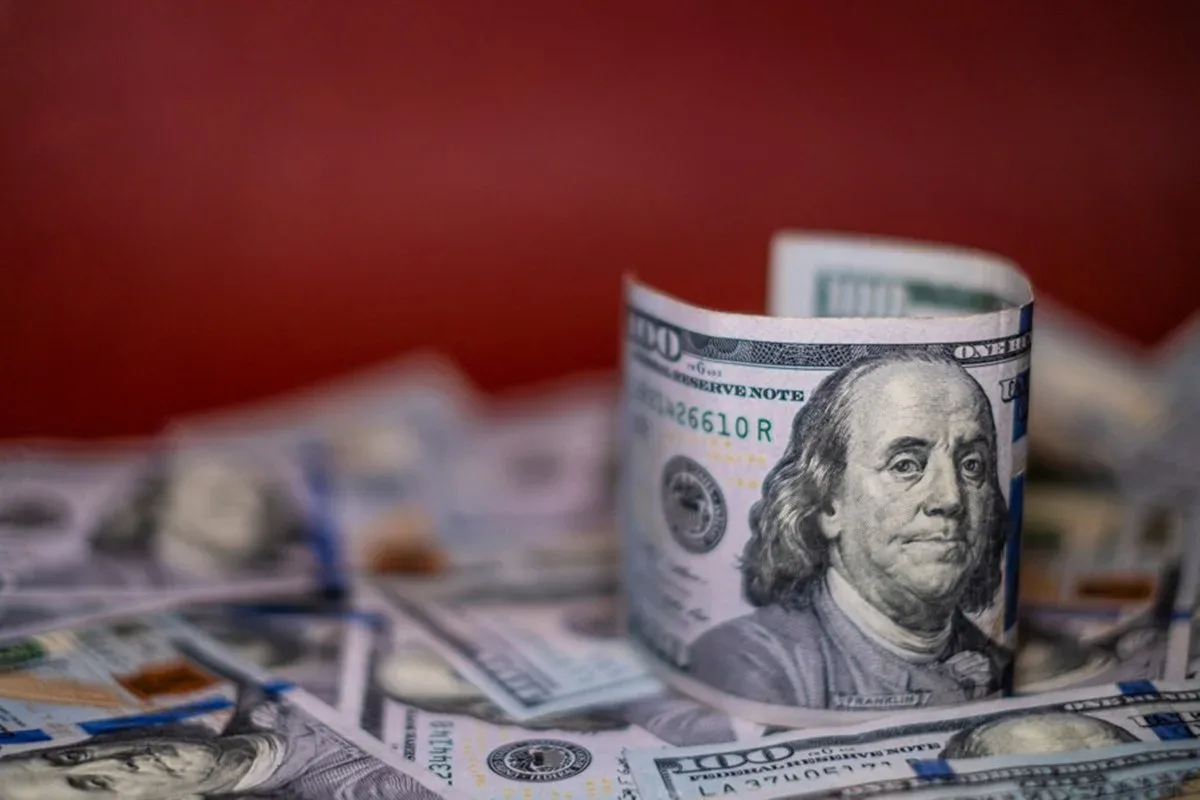 Dólar avança para R$ 5,14 com petróleo e cenário de juros nos EUA