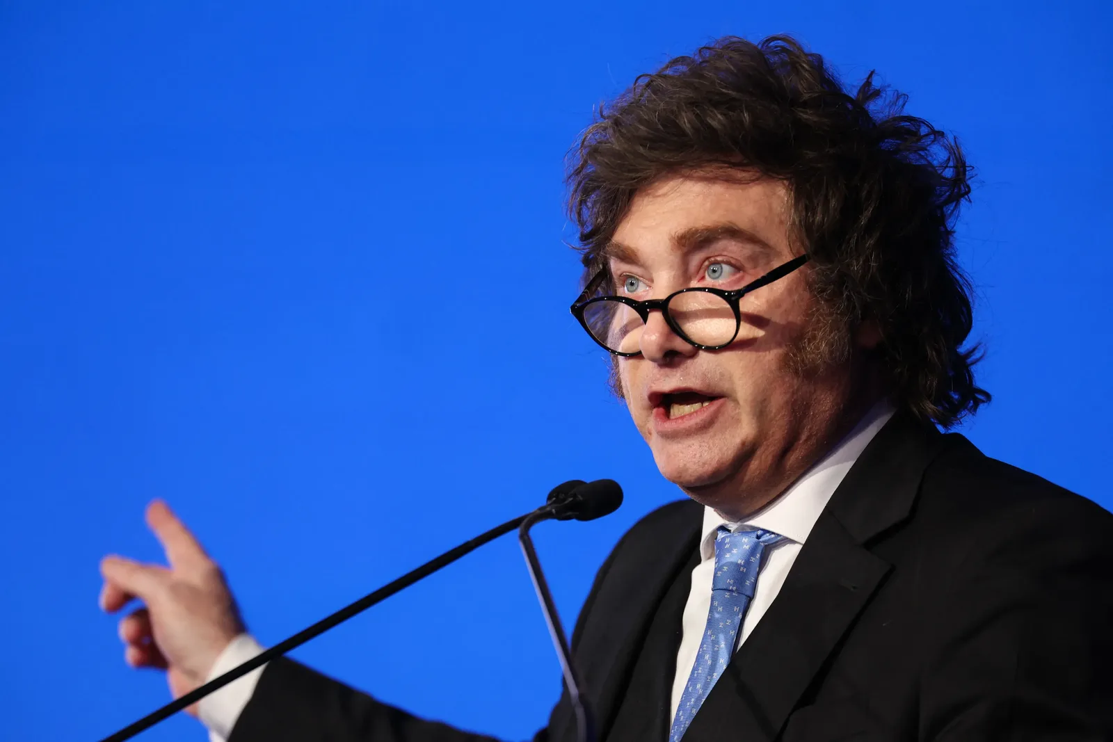 Ajuste fiscal do Brasil teria de superar o feito por Milei, diz economista