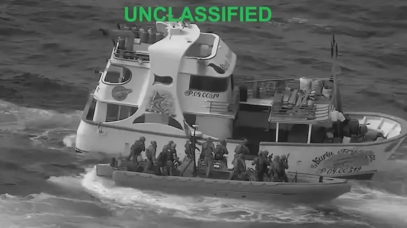 Ataques dos EUA contra embarcações deixam ao menos 230 mortos