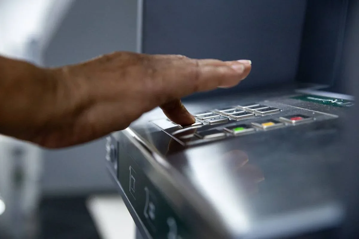 Bancários da Caixa e do Banco do Brasil iniciam greve em Minas Gerais