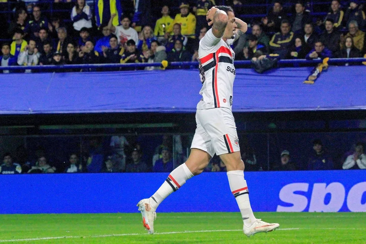 São Paulo e Internacional duelam em crise pelo Campeonato Brasileiro