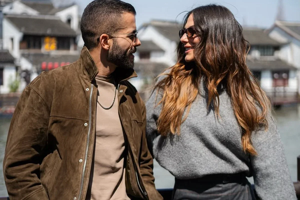 Mari Gonzalez aceita pedido de casamento de Pipo Marques durante viagem ao Quênia