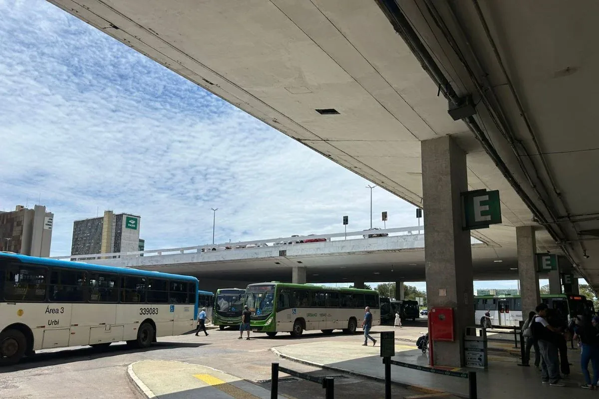 Empresas do DF propõem reajuste de 6% antes de greve dos rodoviários