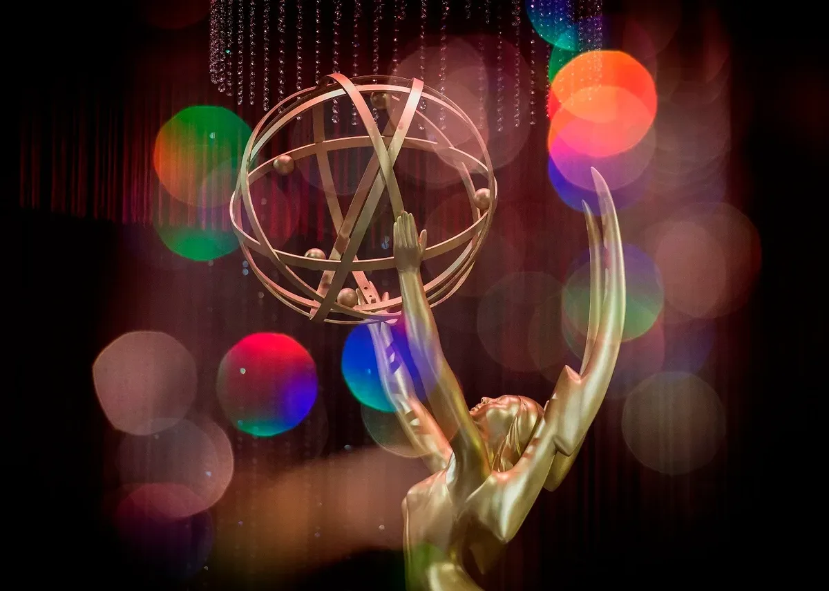 Emmy 2026 acontece nesta segunda com cerimônia em Los Angeles