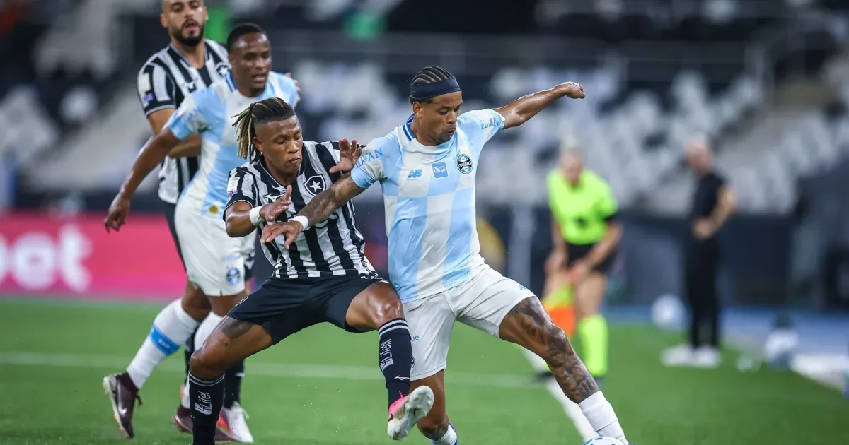 Botafogo vence o Grêmio por 3 a 2 em jogo atrasado do Brasileirão