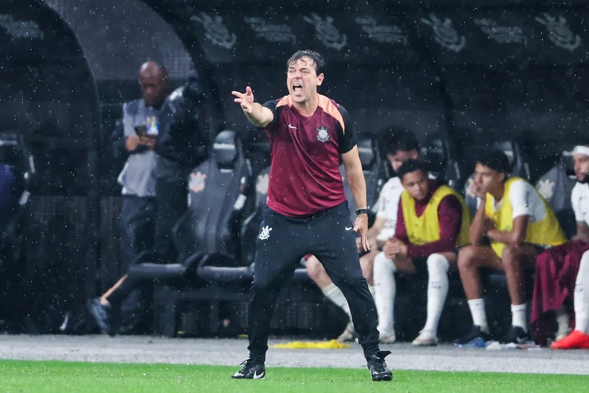 Diniz reconhece fase ruim do Corinthians após derrota para o Fluminense