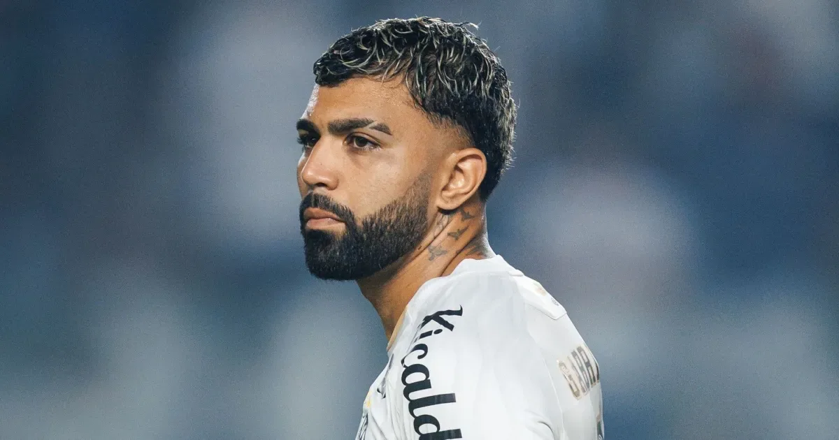Gabigol rebate perguntas sobre provocações após eliminação do Santos