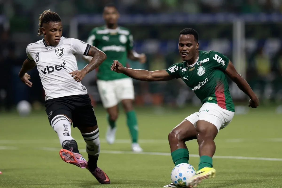 Palmeiras defende liderança diante do Botafogo em duelo pela 26ª rodada