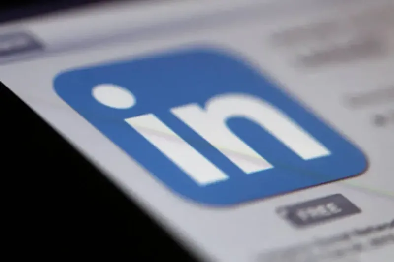 Como usar IA para revisar e melhorar um perfil no LinkedIn