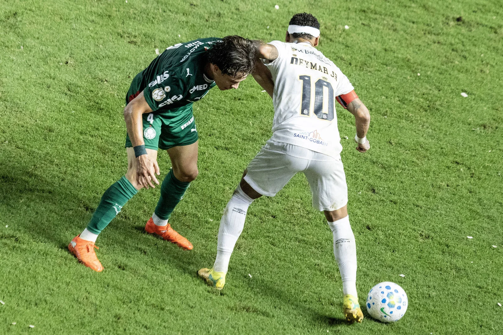 Neymar deve perder jogos do Santos após lesão muscular na coxa