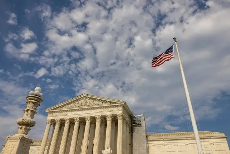 Suprema Corte dos EUA bloqueia mudança de Trump no voto pelo correio