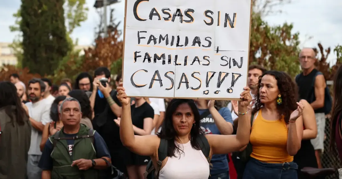 Espanha propõe suspender despejos até 2030 em meio a protestos por moradia