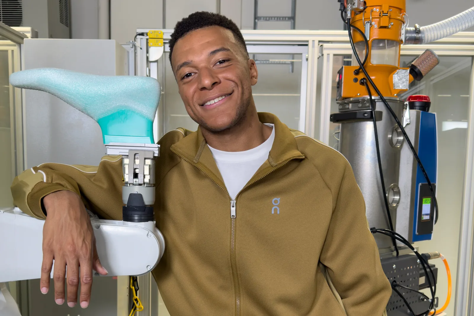 Mbappé troca a Nike pela On em projeto de futebol previsto para 2027