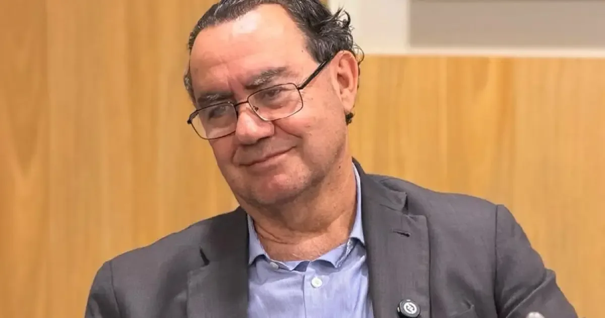 Augusto Cury critica modelos de Lula e Flávio e rejeita apoio no segundo turno