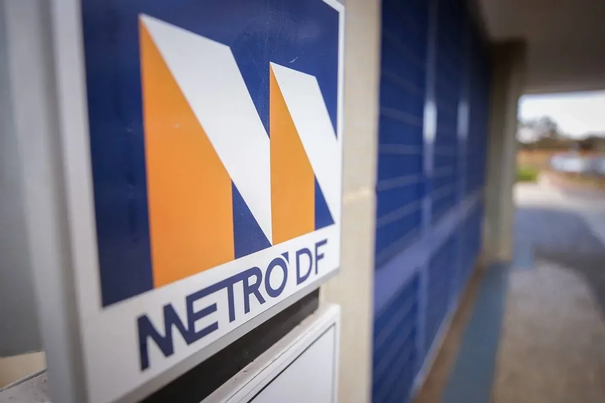 Tribunal mantém paralisada compra de novos trens para o metrô do Distrito Federal
