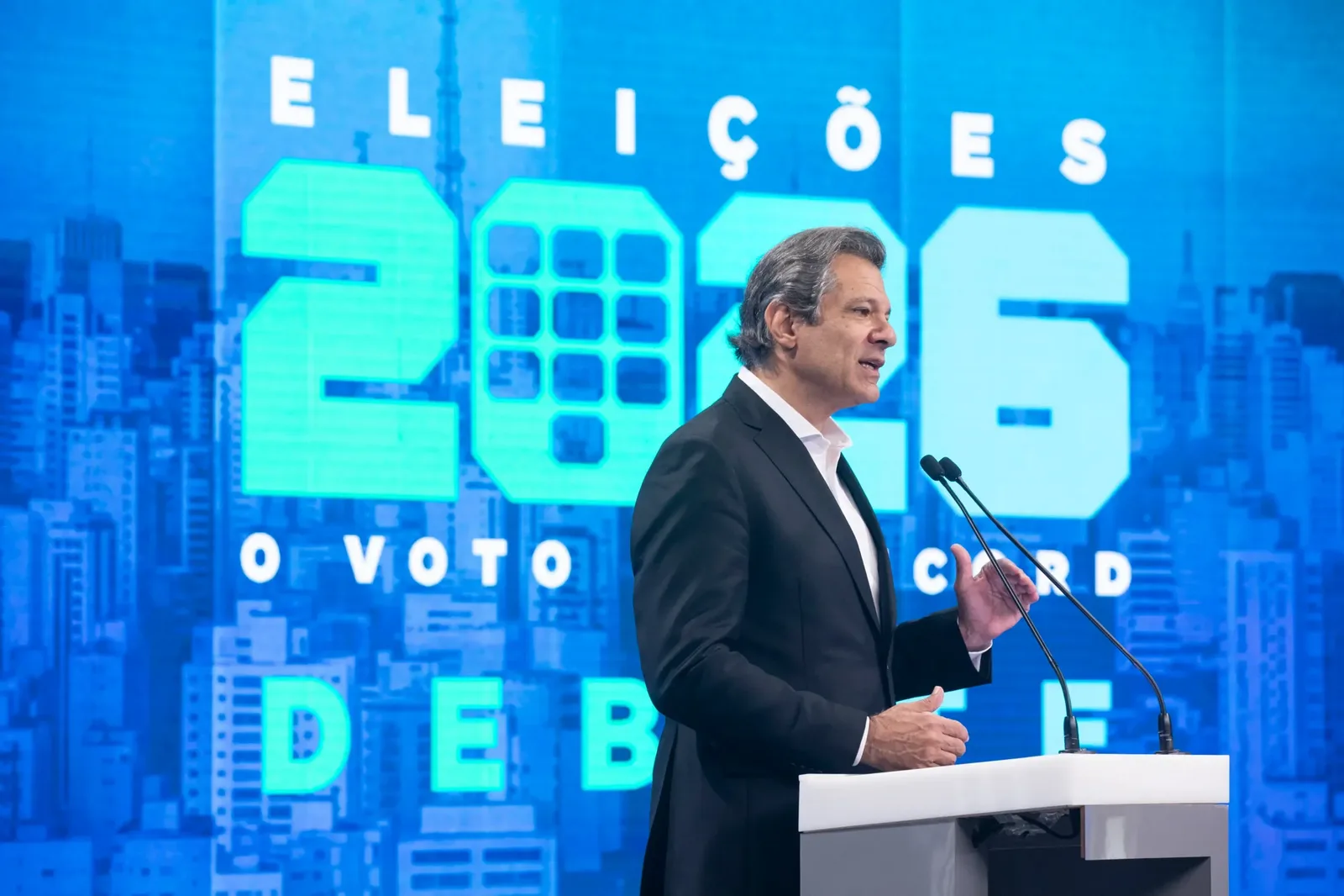 Haddad critica ausência de Tarcísio em debate e promete rever privatizações