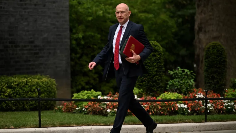 John Healey defende disciplina fiscal antes do Orçamento britânico
