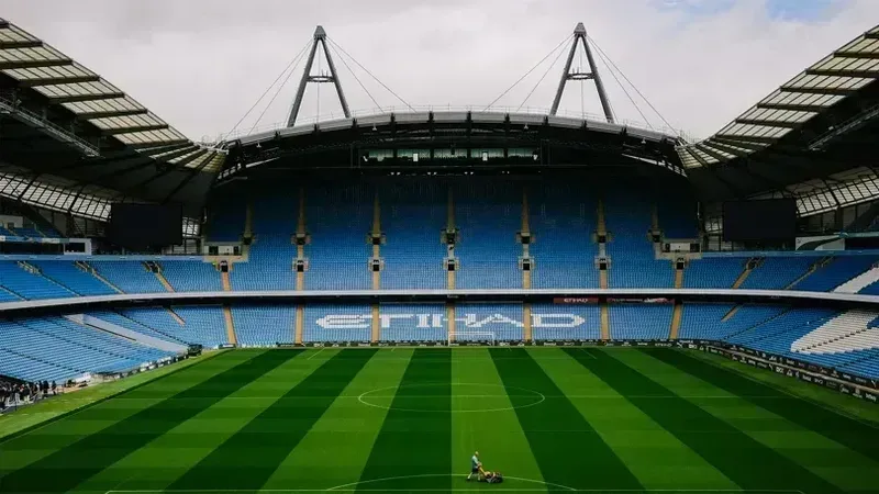 Ministra britânica pede decisão rápida em processo contra o Manchester City