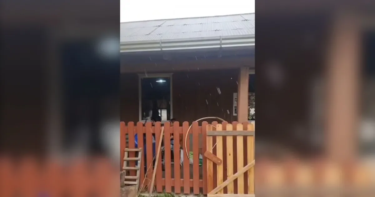 Frio intenso leva neve e temperaturas abaixo de zero a cidades de Santa Catarina