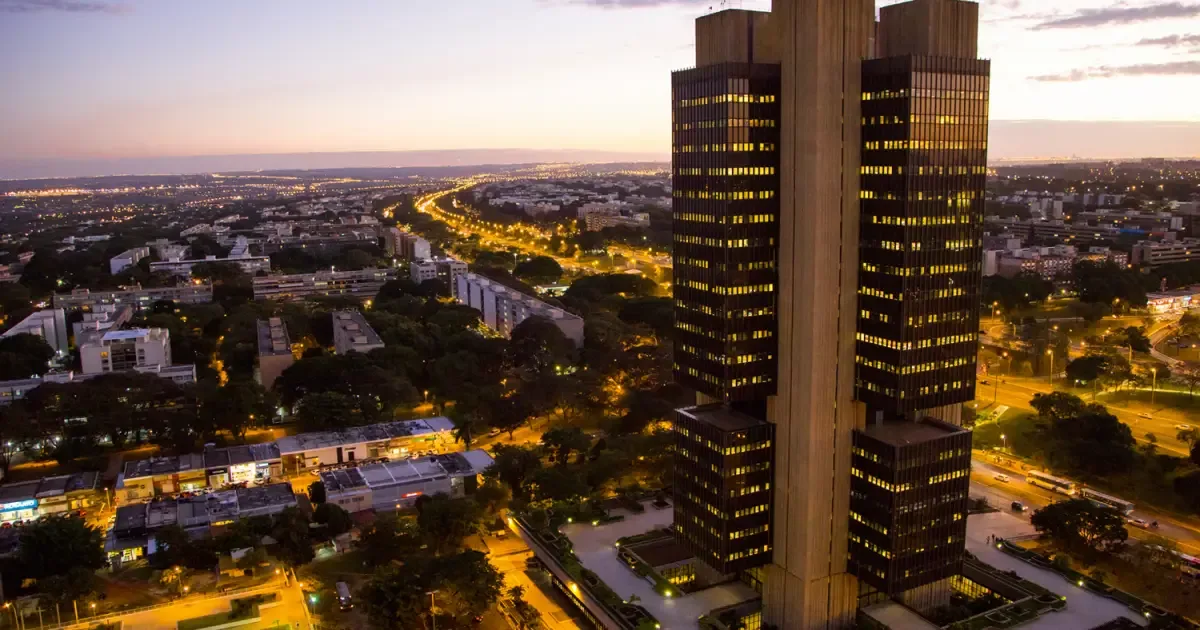 Decisões de Brasil e EUA podem reduzir diferença entre juros na quarta-feira