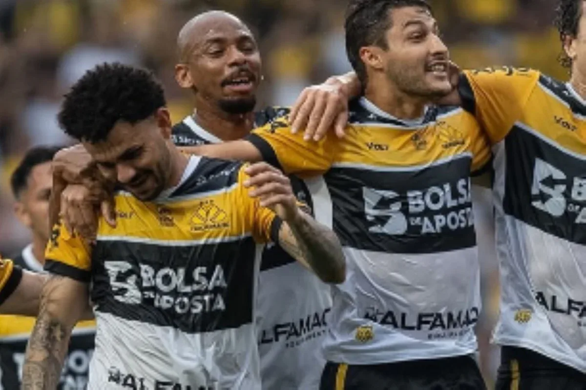 Criciúma marca três vezes, vence Avaí e alcança 50 pontos na Série B