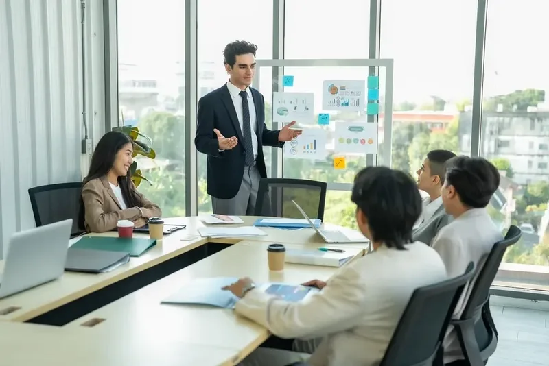 Empresas mantêm foco em pessoas e governança apesar de ambiente pior