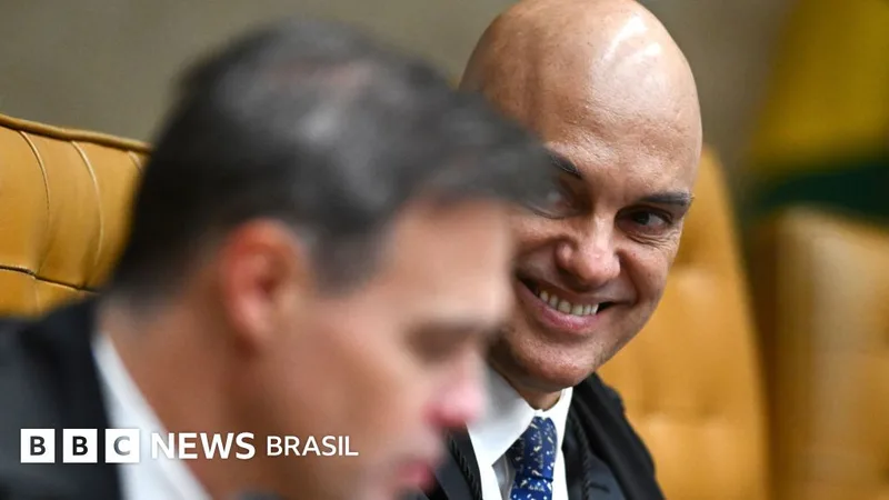 Joaquim Falcão cobra julgamento de Moraes pelo STF ou pelo Congresso