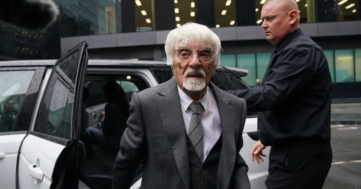 Bernie Ecclestone é detido em Portugal após espingarda ser achada em jato