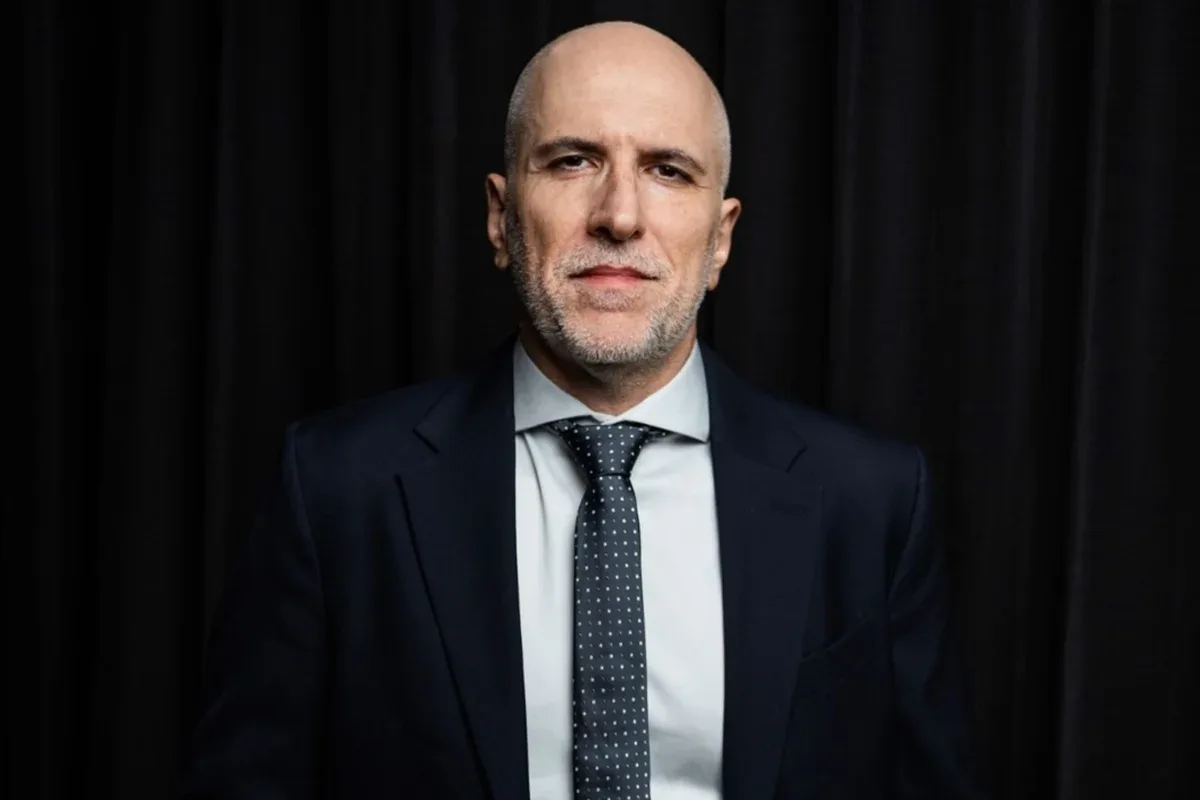 Tabet cobra renovação da esquerda e critica comunicação de Lula
