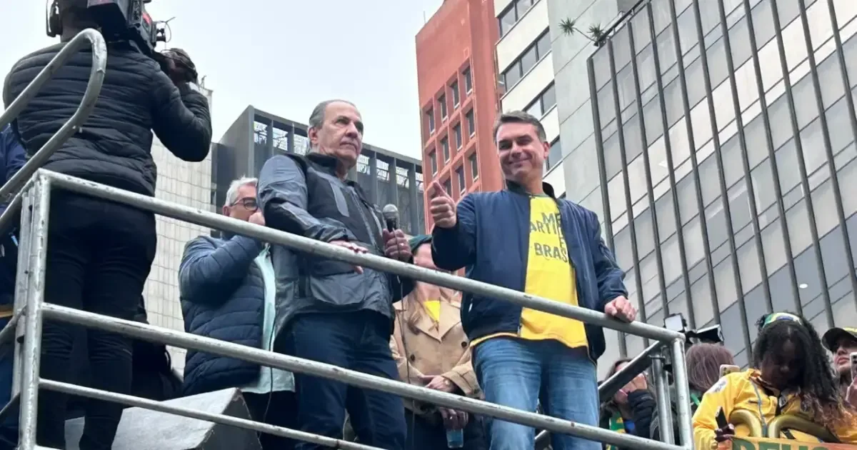 Flávio Bolsonaro promete reduzir maioridade penal e mudar indicações ao STF