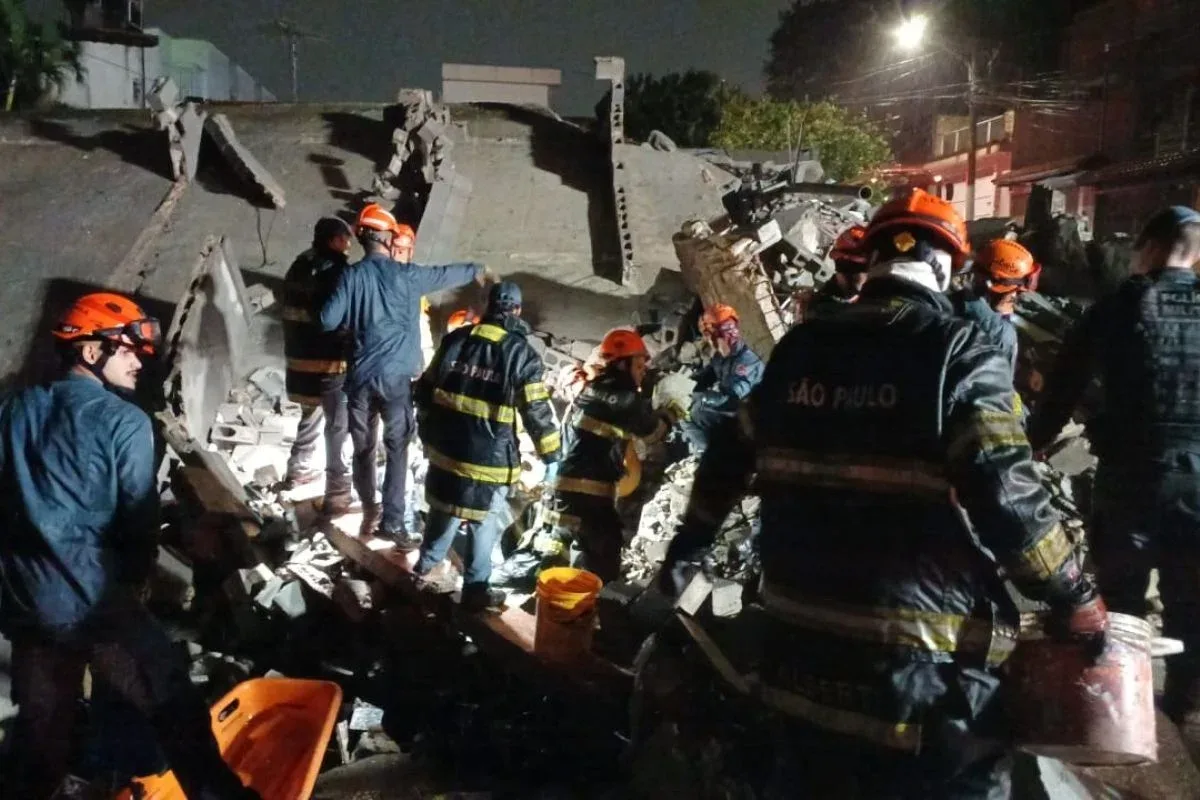 Desabamento de prédio deixa duas pessoas mortas na Penha, em São Paulo