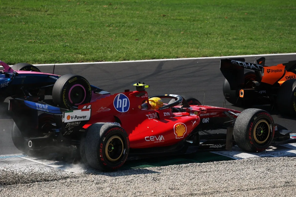 Hamilton e Leclerc se desentendem na largada do GP da Itália