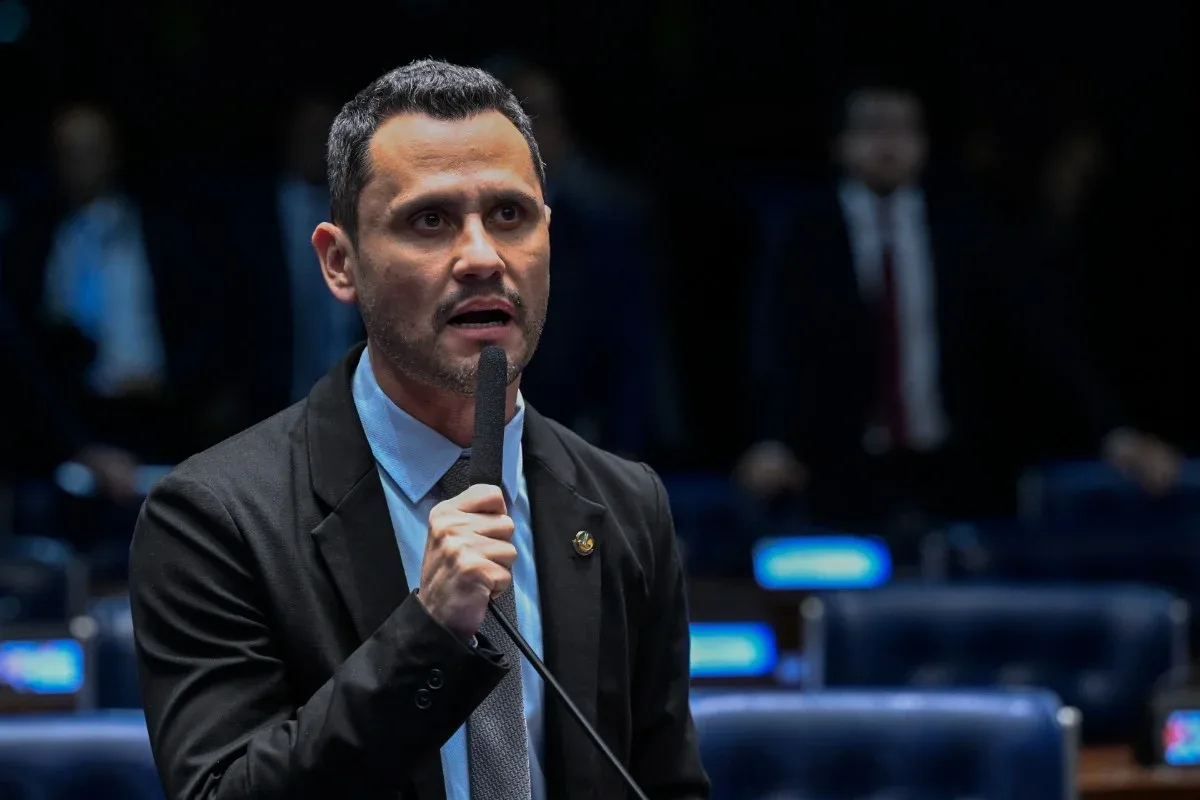 Cleitinho aparece na liderança em cenários para o governo de Minas