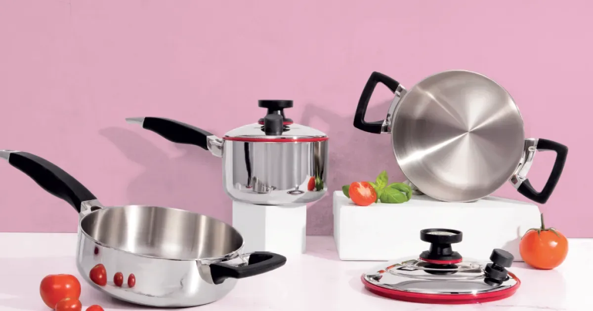 Panela de cinco camadas cozinha alimentos sem água ou óleo