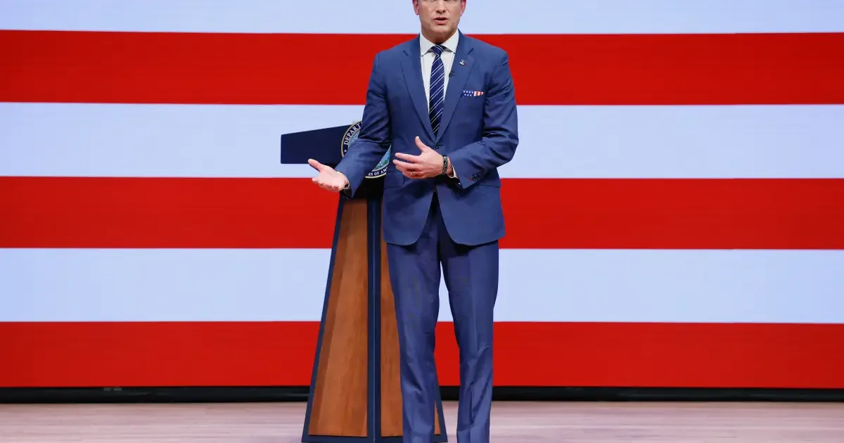 Hegseth anuncia redução de 20% no alto comando militar dos EUA