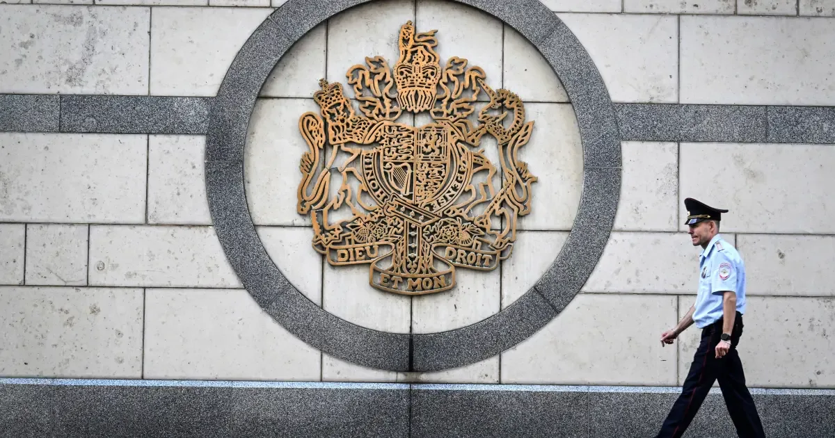 FSB detém segurança da embaixada britânica acusado de colaborar com Kiev
