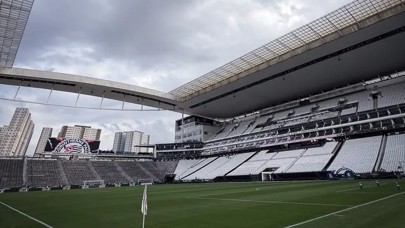 Corinthians recebe a Chapecoense com três suspensos e seis desfalques