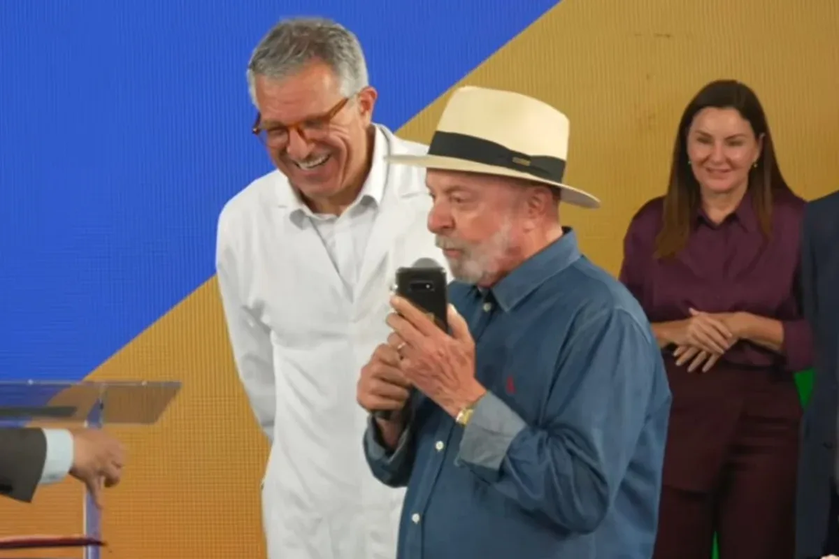Falha técnica interrompe ligação de Lula para Flávio Dino em Belém