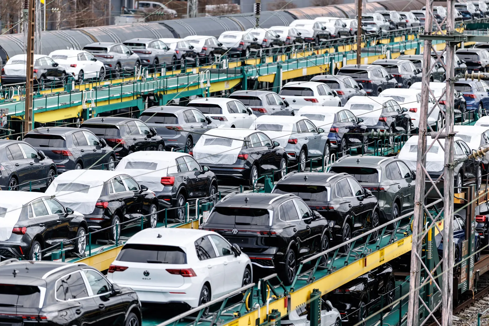 Volkswagen reduz projeção de 2026 após baixa ligada à Porsche